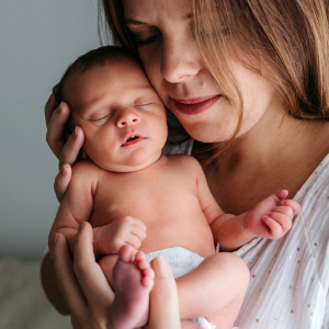 photo-naissance-bebe-stephanie-toselli-nice-alpes-maritimes douceur