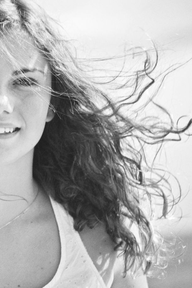 portrait modele en noir et blanc 