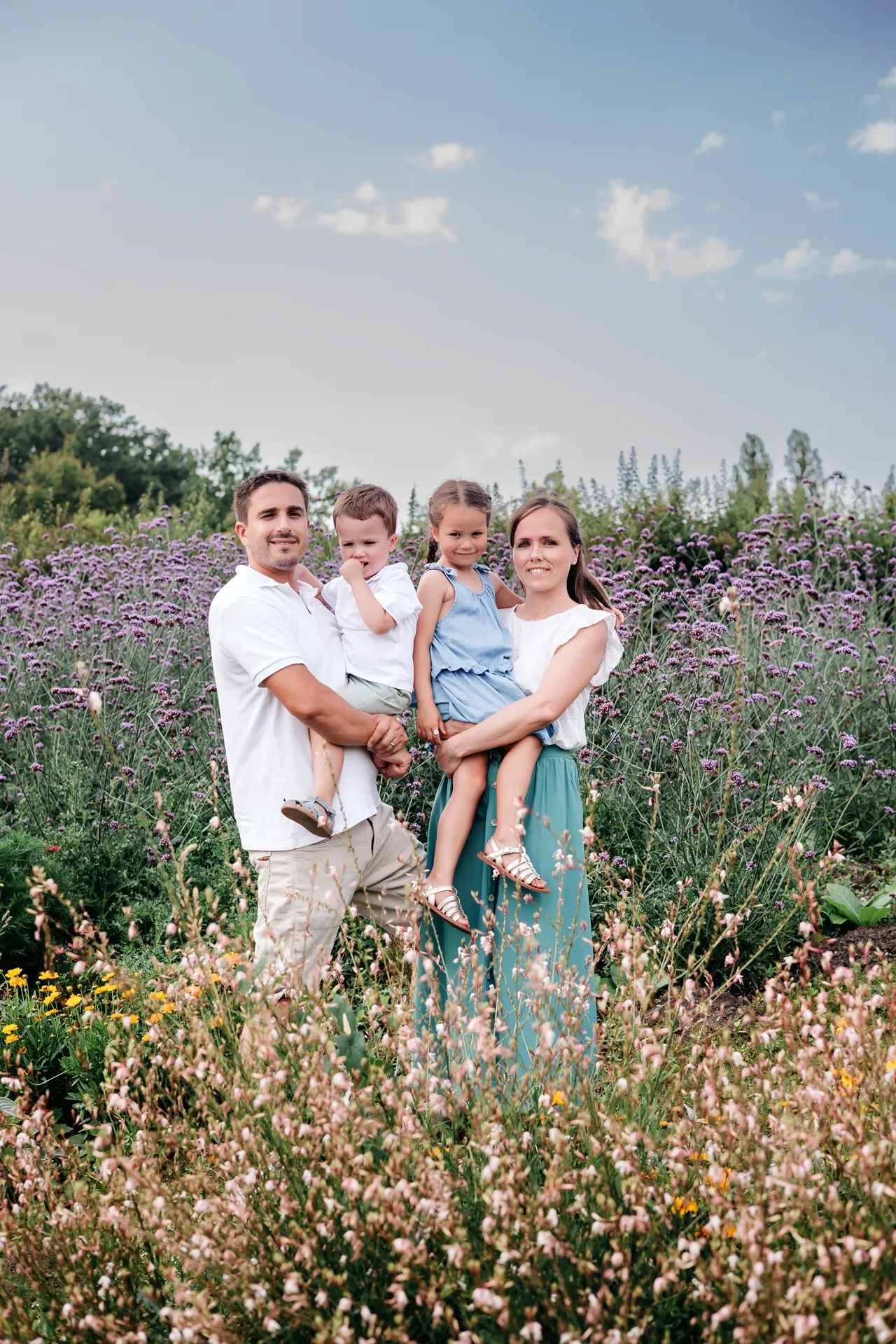 photo de famille dans un parc à Paris