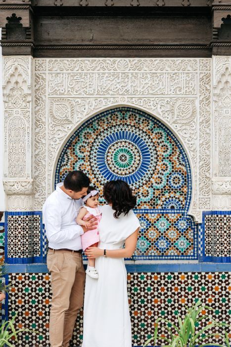 photo de famille avec un enfant à la grande mosquée de Paris