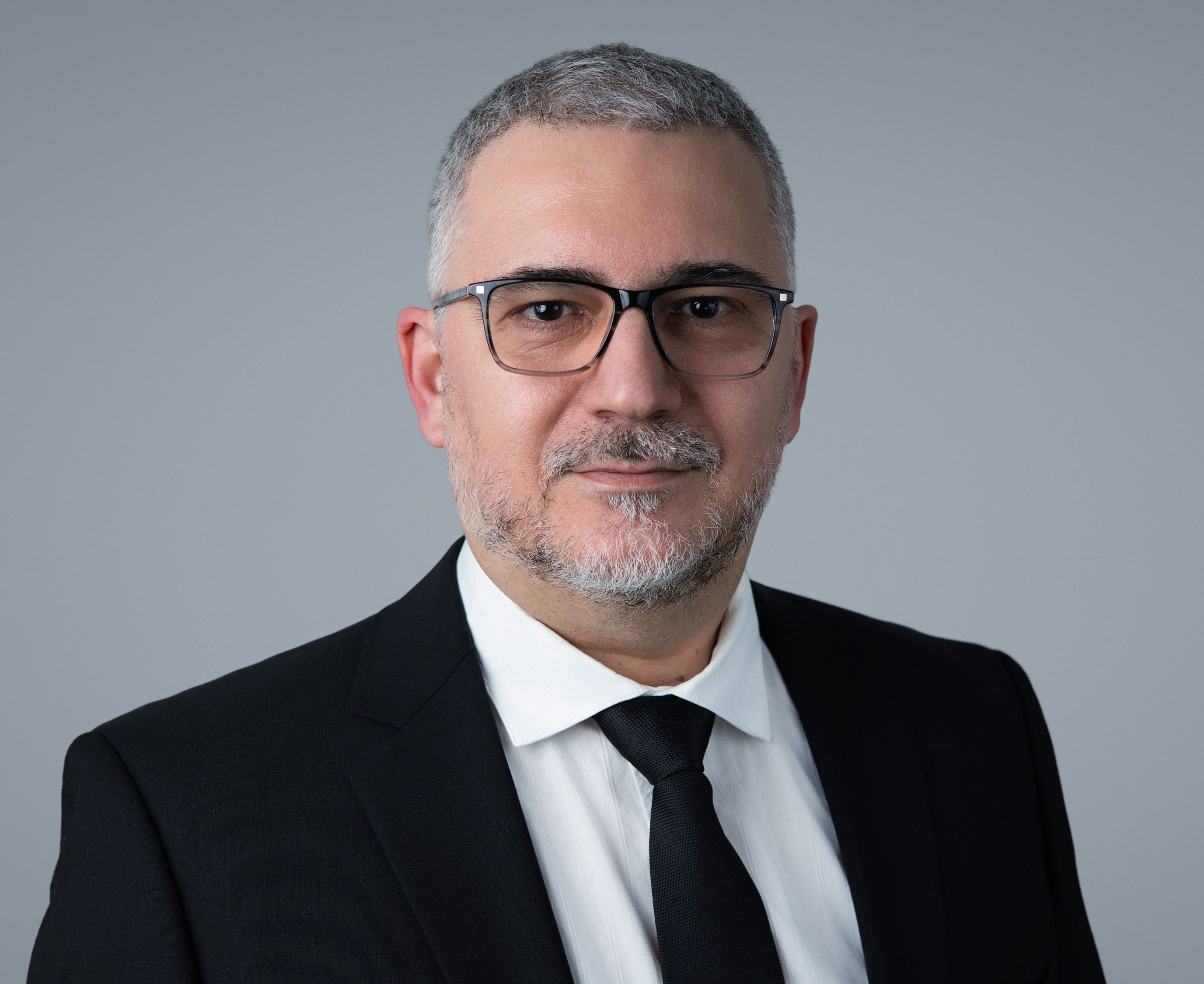portrait homme corporate en studio mobile à paris