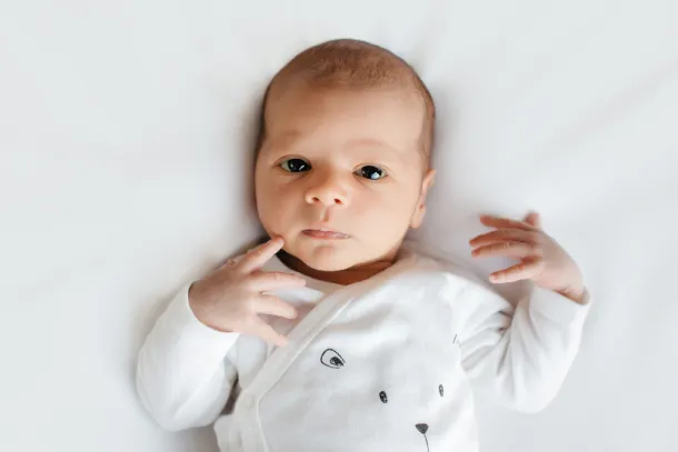 photo de naissance épurée et naturelle à domicile à Paris