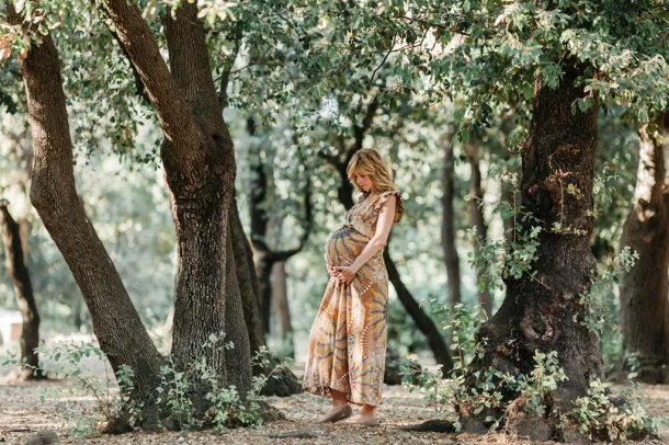 photo de grossesse en forêt en île de France